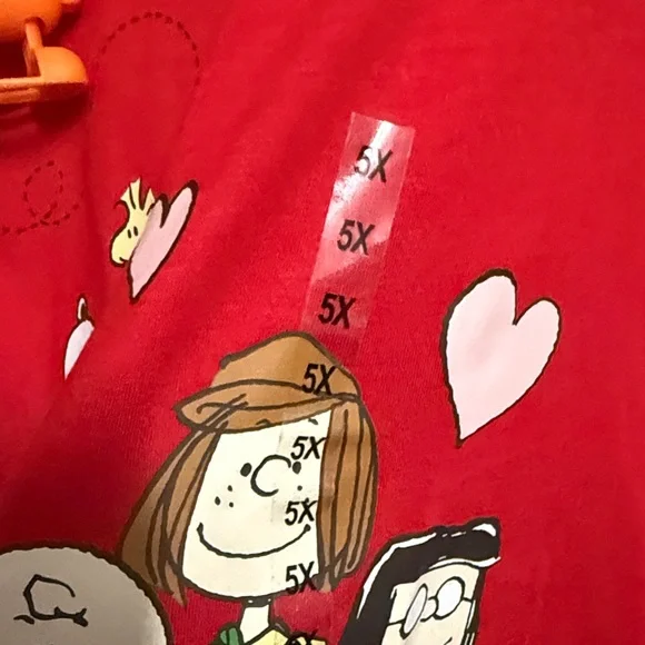 5X Snoopy peanuts + the gang t-shirt+Snoopy keychain+ Labatt’s blue cap 🧢 - Picture 10 of 14